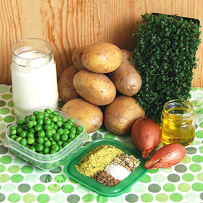 Zutaten für Kartoffel-Erbsen-Suppe mit Gartemkresse